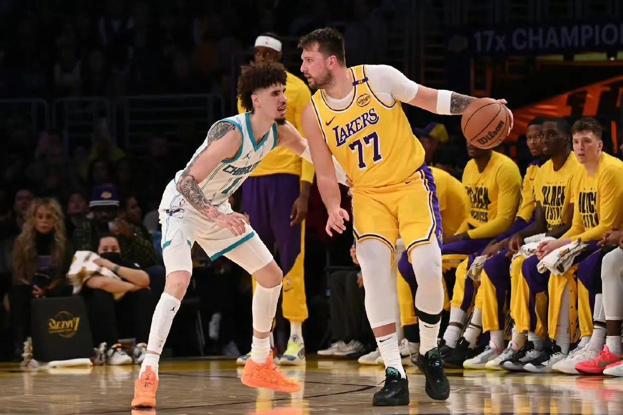 九游游戏盒-内马尔焦点对战，东契奇与40激战美国队分钟，锐不可当胜负难料！赢得满堂喝彩的简单介绍-九游游戏盒